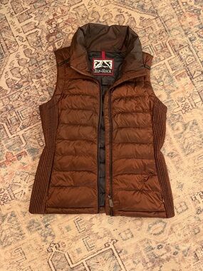 Alp-Rock Quilted Puffer Vest in Rich Brown